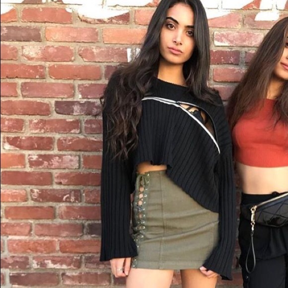 LF Seek Crop Zipper Sweater - XS NWT - Picture 2 of 2